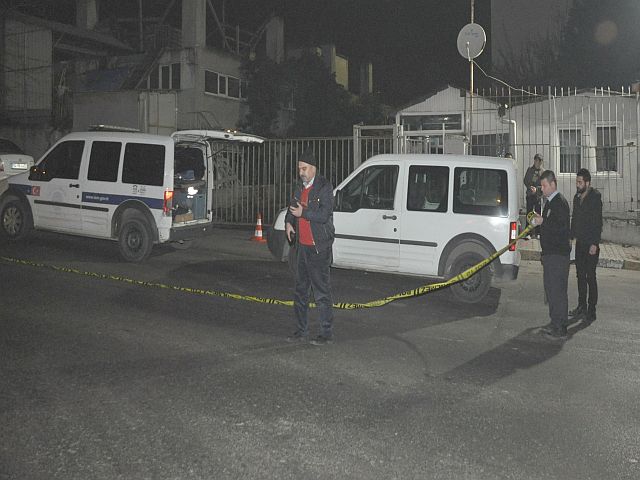 akit gazetesinin eski binasinda bomba patladi