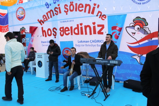 Bağcılar Belediyesi ve bagcılar trabzonlular derneğinin organize ettiği 9. bagcılar hamsi etkinliği bagcılar neydanda gerçekleştirildi.13.12.2015