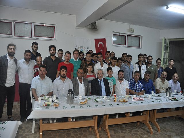 Çorum Kargı'lı gençleri sofra bereketinde buluştu