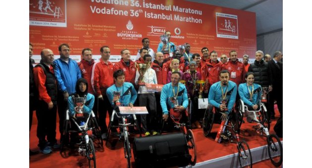 ENGELLİ SPORCULAR İSTANBUL AŞKINA KOŞTULAR